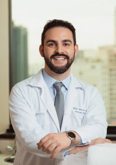 Dr Vitor Nunes cirurgião plástico